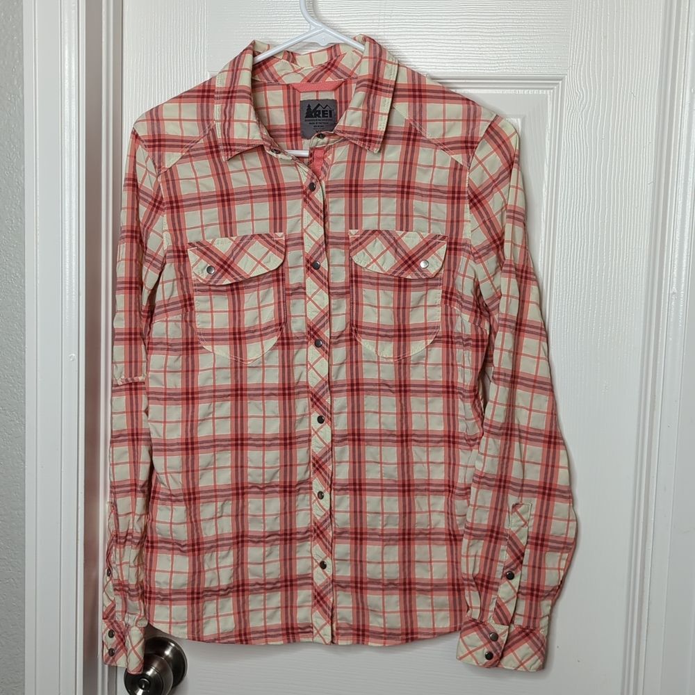 REI button down long sleeve shirt size XS